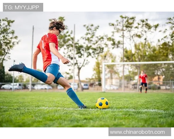 足球明星携手LV品牌展现时尚魅力的精彩瞬间与背影照片合集